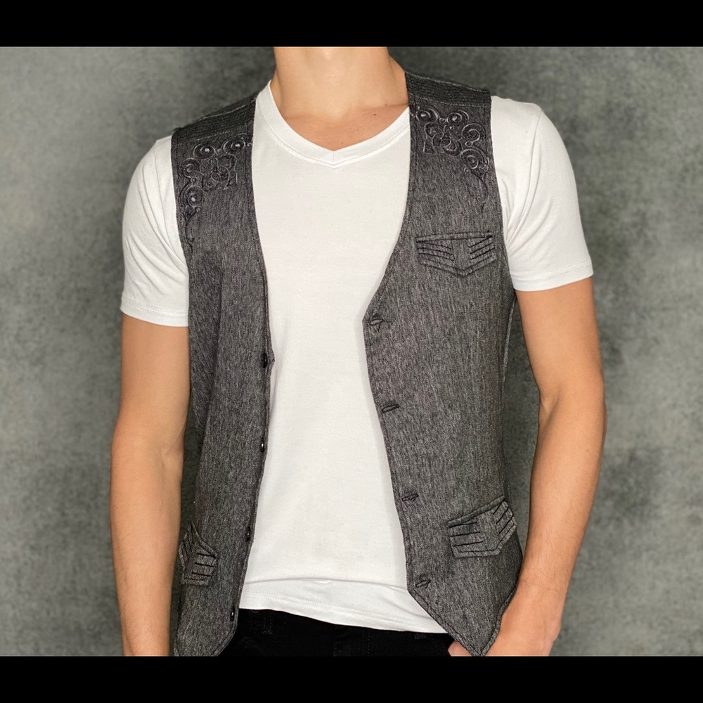 STYLISH EMBROIDERED VEST / Size Small